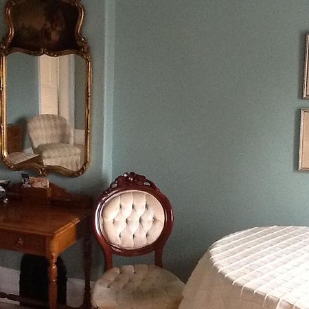 Bed and Breakfast MacKechnie House Cobourg Exterior foto